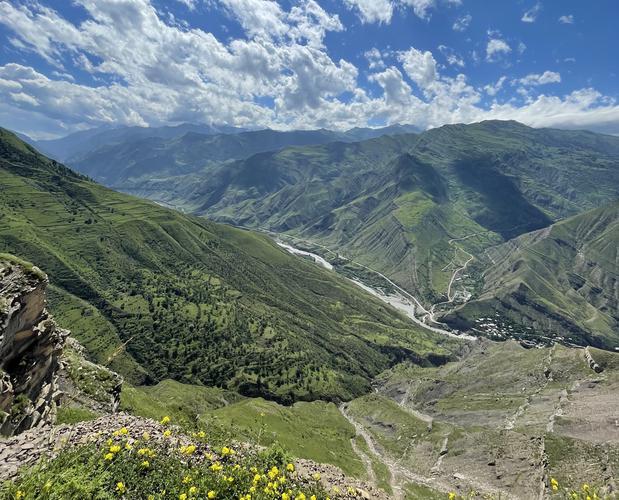 Эльбрус в лучах северного рассвета