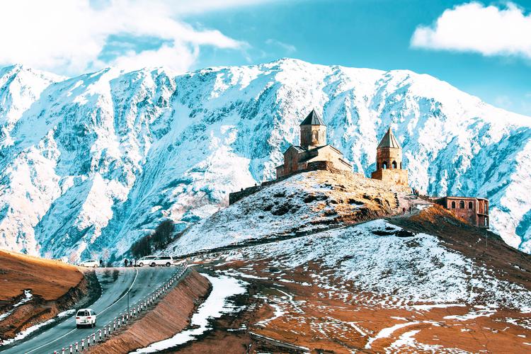 Грузия на лыжах: экспресс-тур в Гудаури