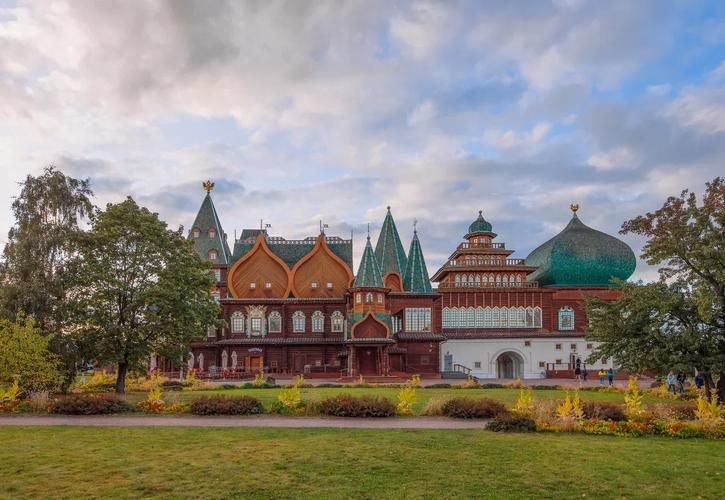 Старое и новое: диалог в архитектуре города 6 дней