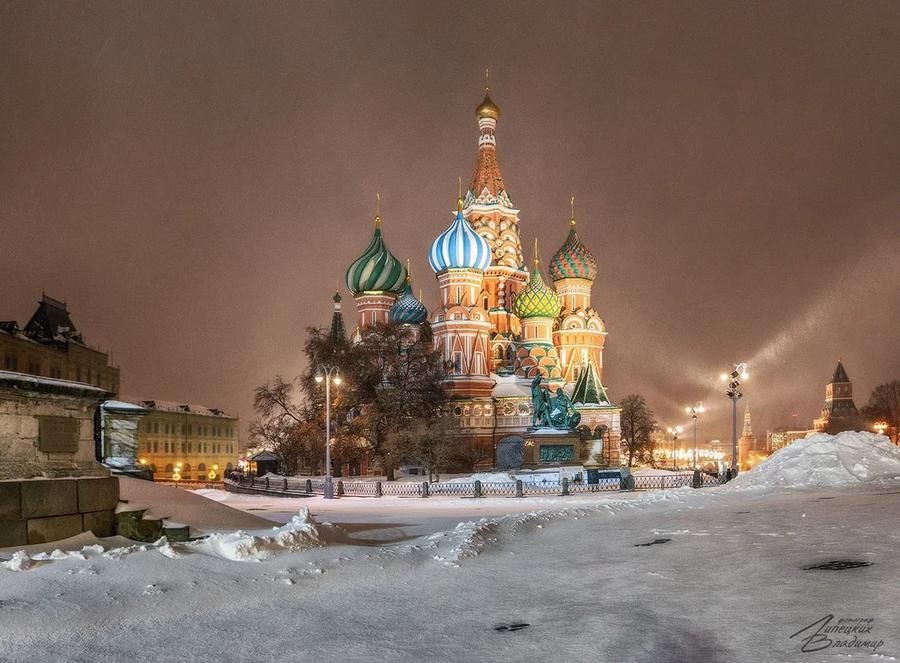 Москва: от огней мегаполиса до тишины святынь